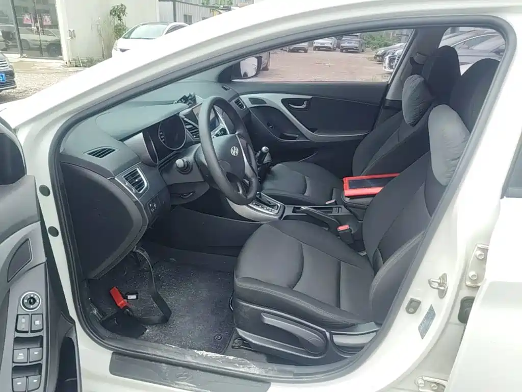 Hyundai Elantra Langdong — миниатюра 15