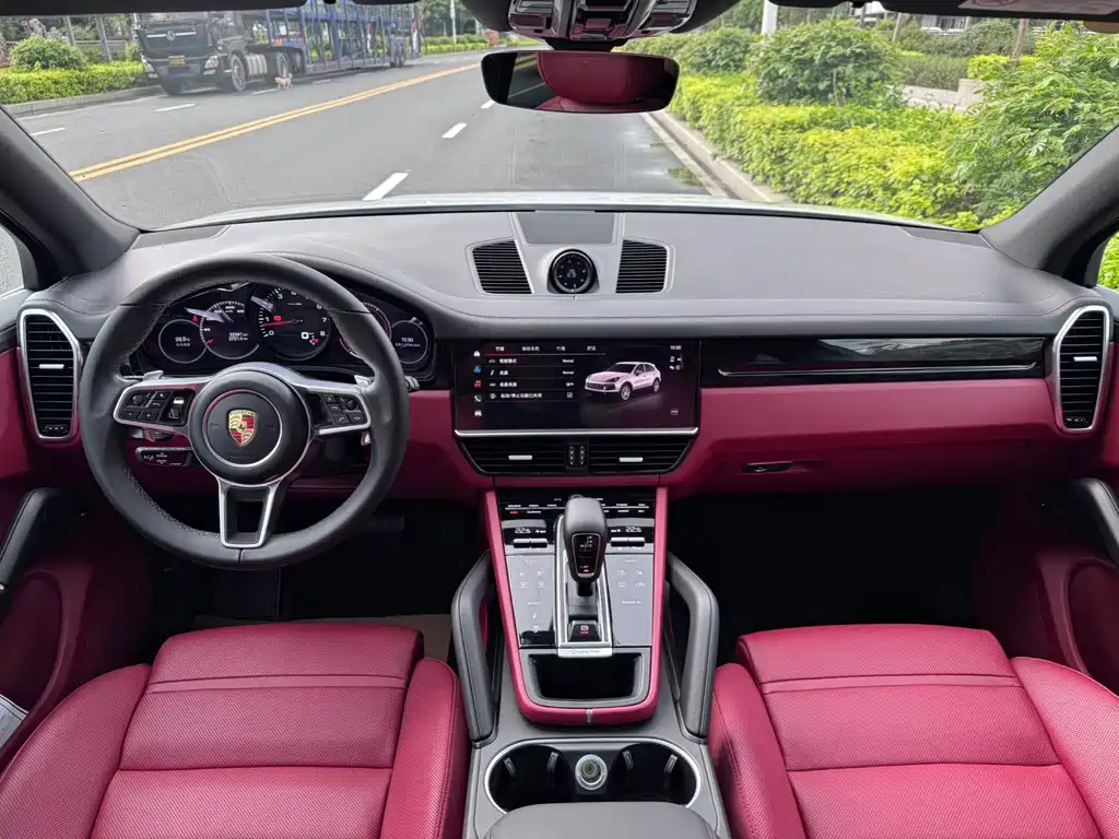 Porsche Cayenne — миниатюра 5