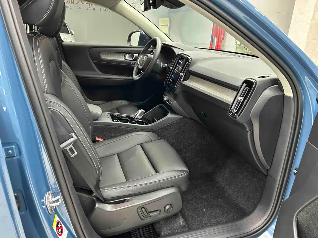 Volvo XC40 — миниатюра 13