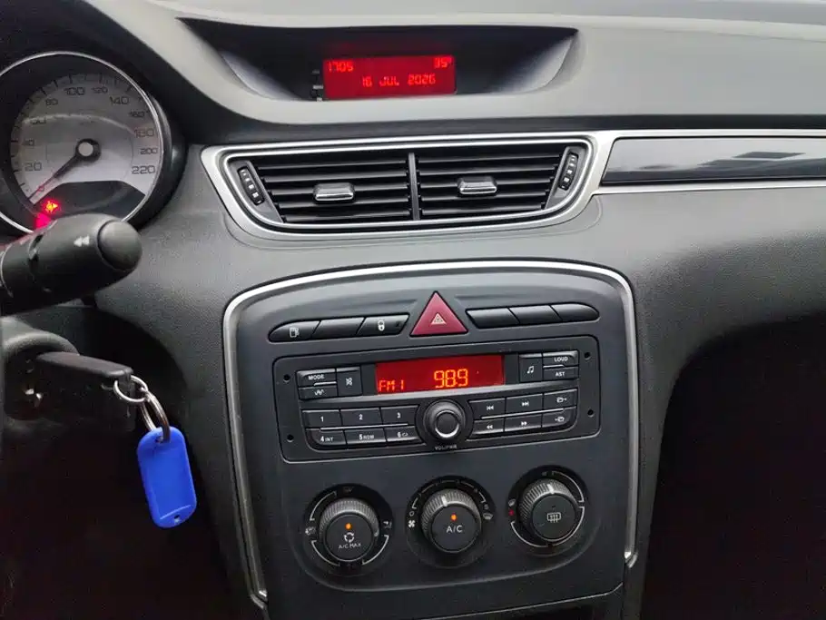 Peugeot 308 — миниатюра 13