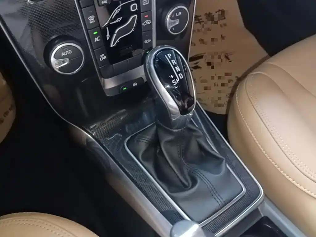 Volvo V40 — миниатюра 14