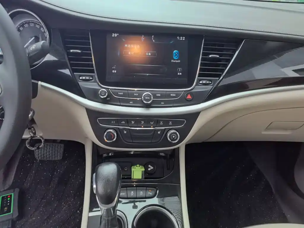 Buick Verano — миниатюра 13
