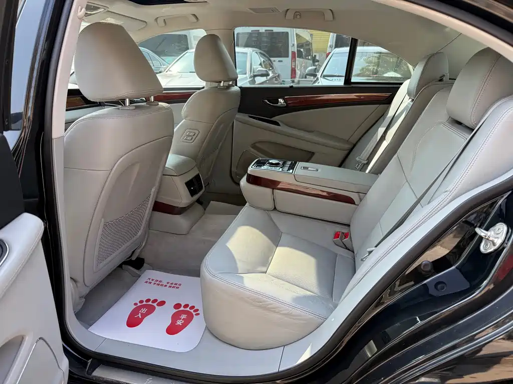 Hongqi Hongqi H7 — миниатюра 14