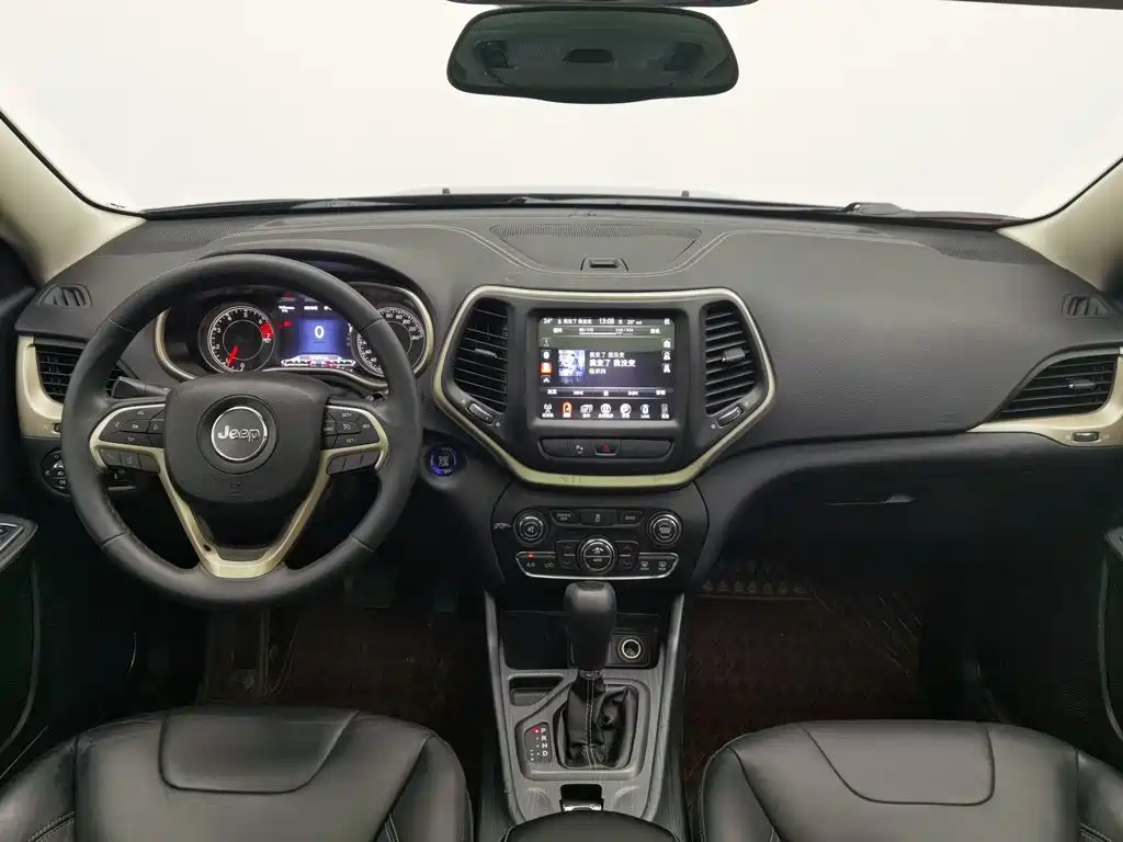 Jeep Cherokee — миниатюра 5