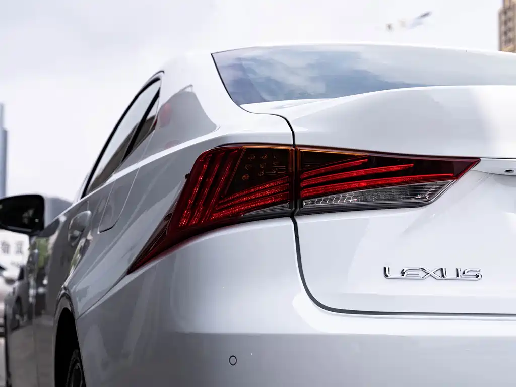 Lexus IS 2017 300 F SPORT