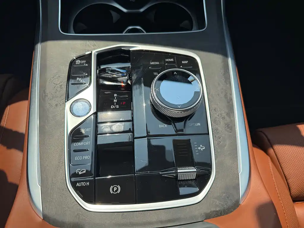 BMW X7 — миниатюра 10