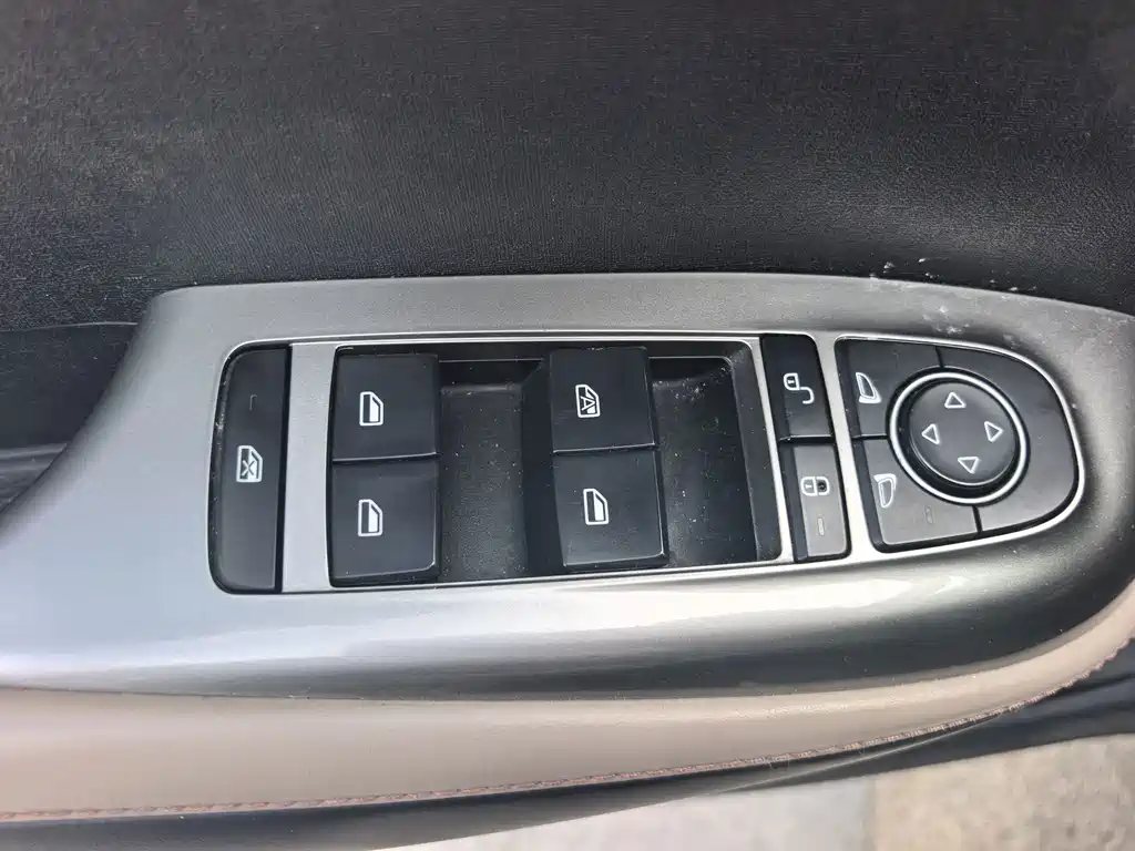 BYD Dolphin — миниатюра 11
