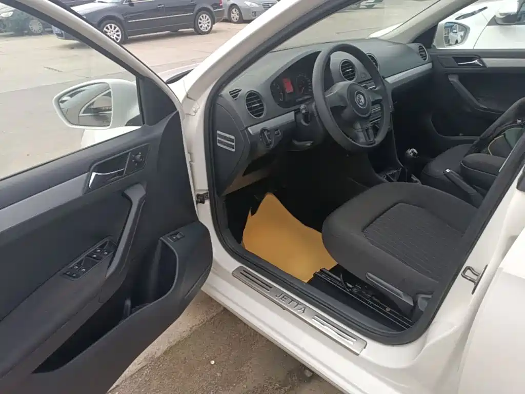 Volkswagen Jetta — миниатюра 16