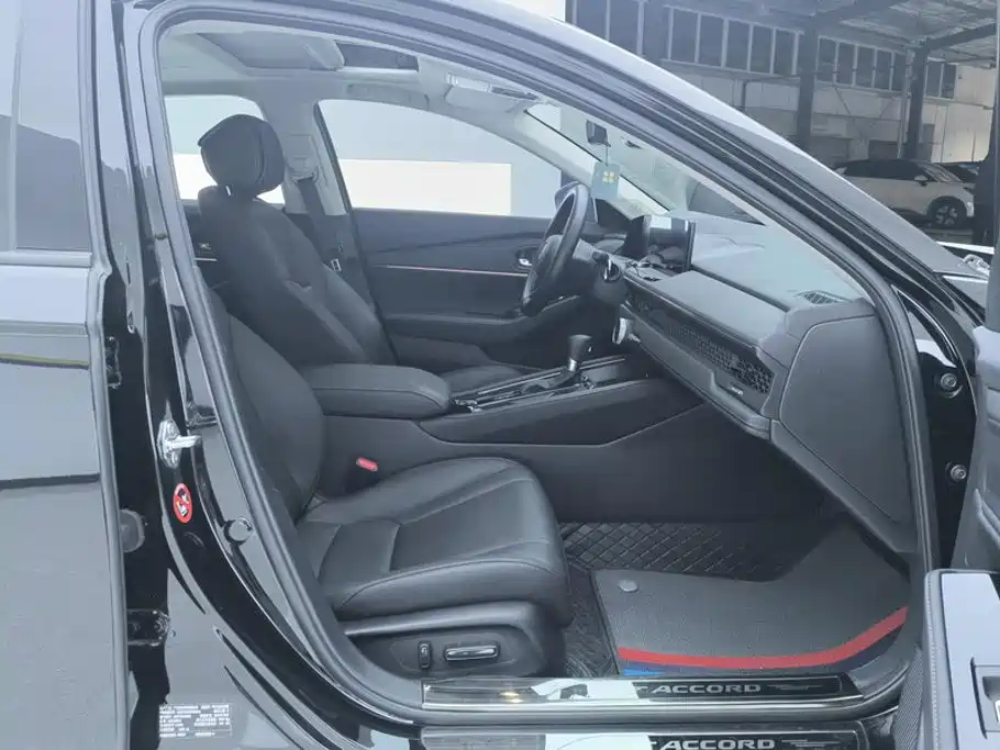 Honda Accord — миниатюра 8