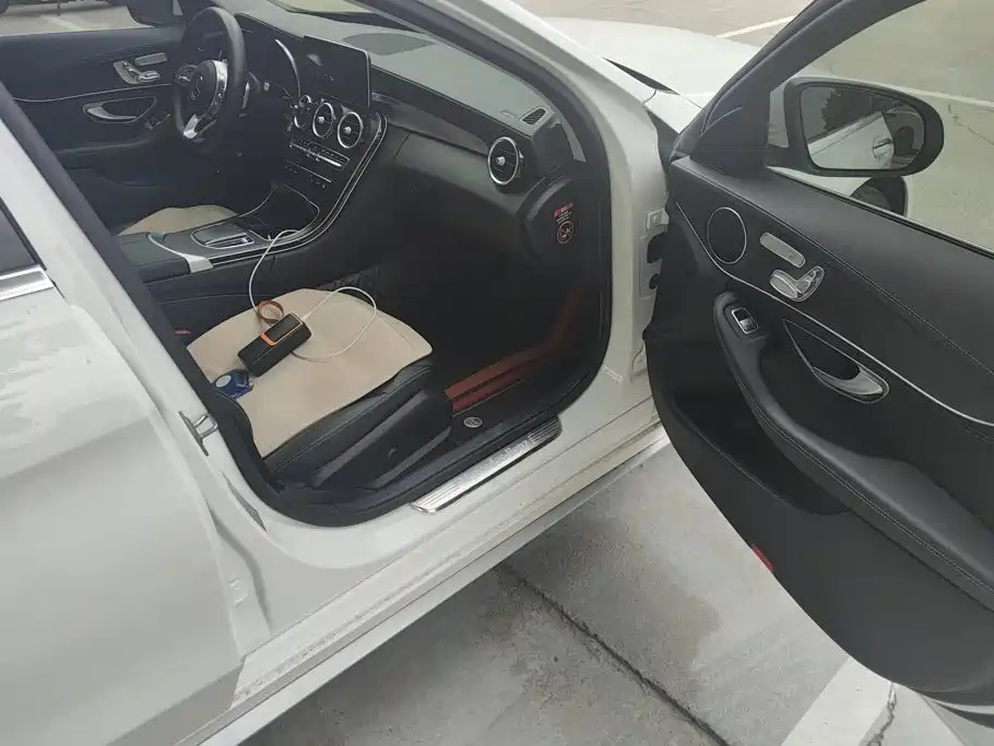 Mercedes-Benz C-Class — миниатюра 8