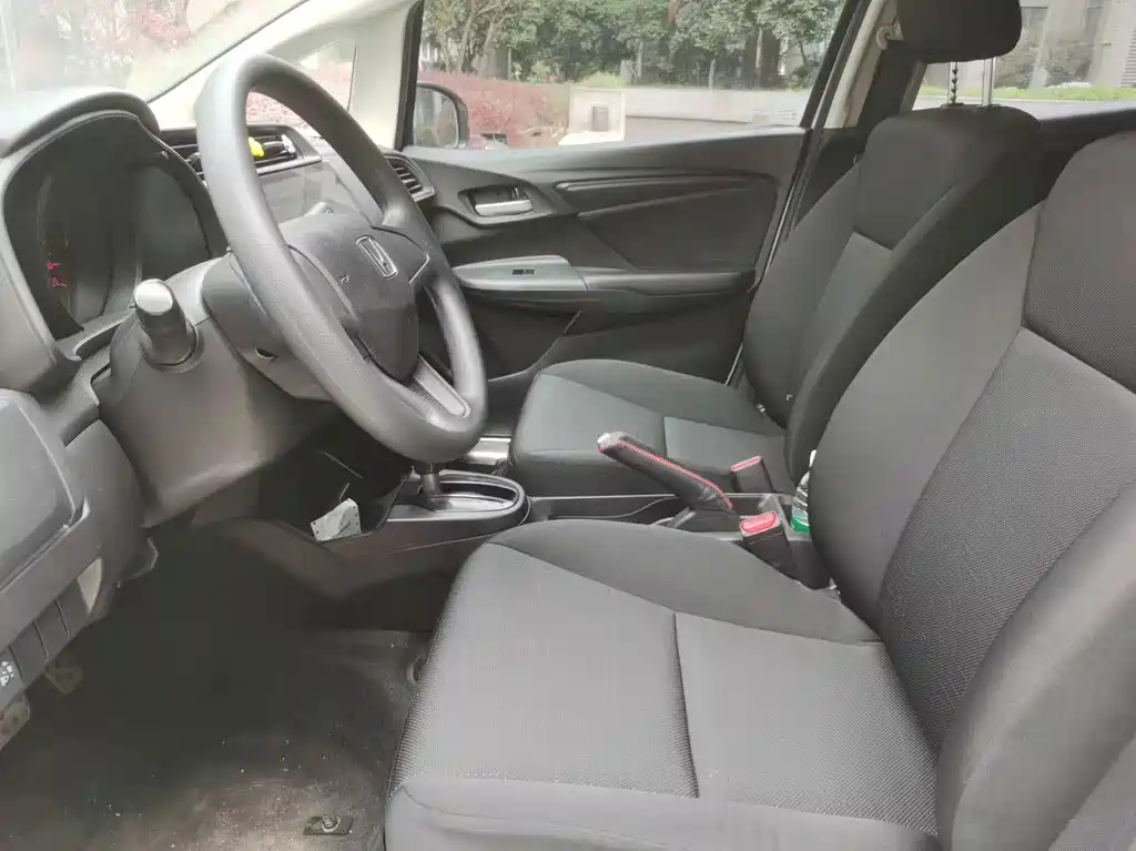 Honda Fit — миниатюра 6
