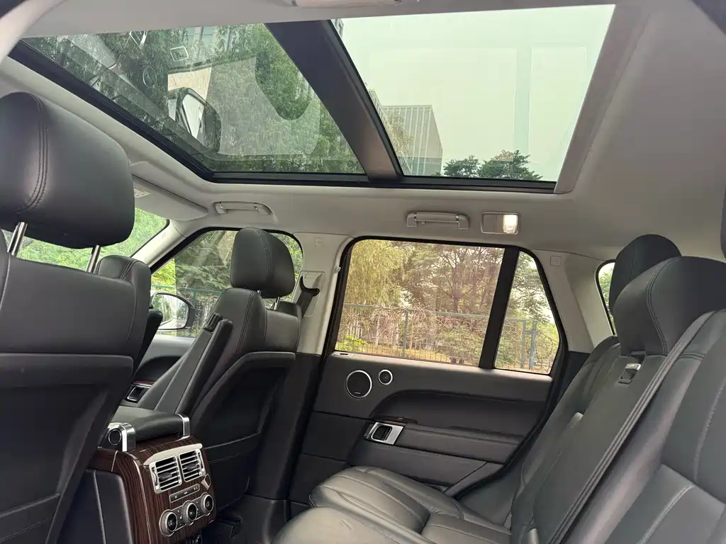 Land Rover Range Rover — миниатюра 18