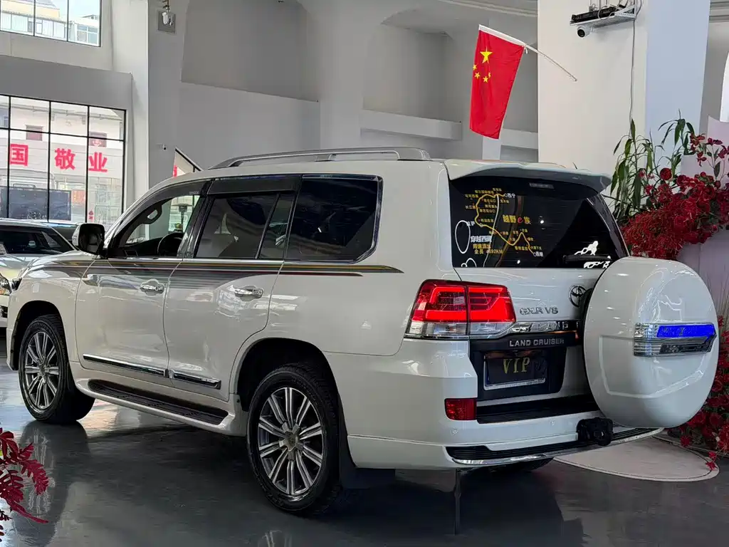 Toyota Land Cruiser — миниатюра 7