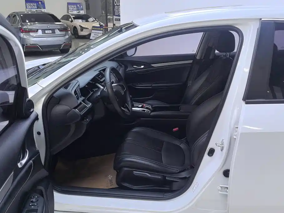 Honda Civic — миниатюра 9