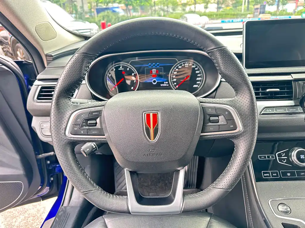 Hongqi Hongqi H5 — миниатюра 15