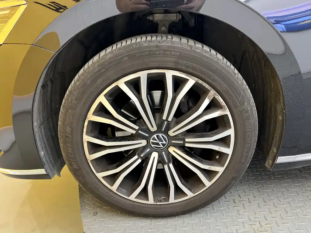 Volkswagen Phideon — миниатюра 10