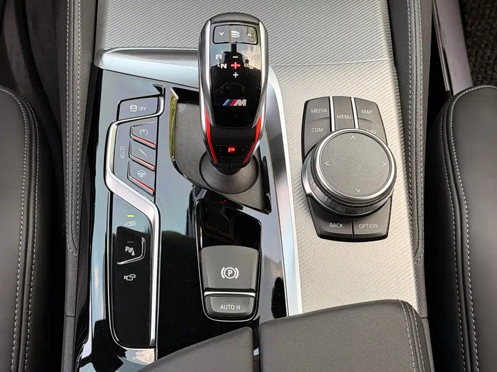 BMW M5 — миниатюра 19