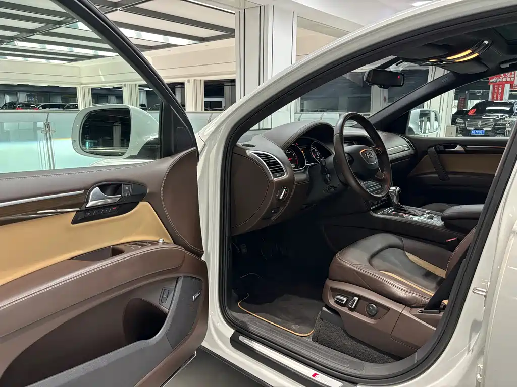 Audi Q7 — миниатюра 10