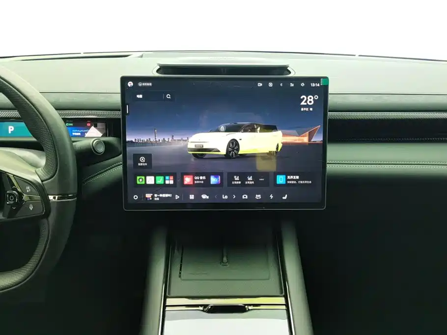 Lynk & Co 10 — миниатюра 13