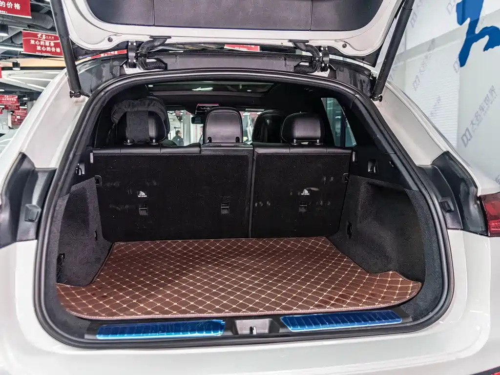 MERCEDES-BENZ EQE SUV