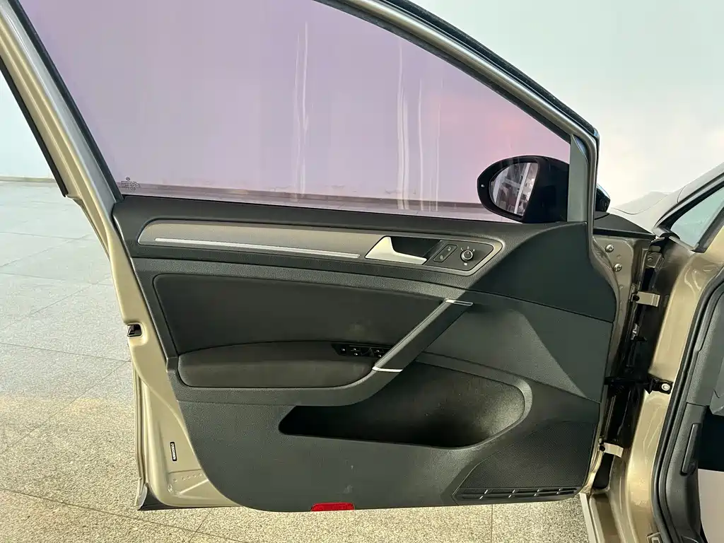 Volkswagen Golf — миниатюра 2