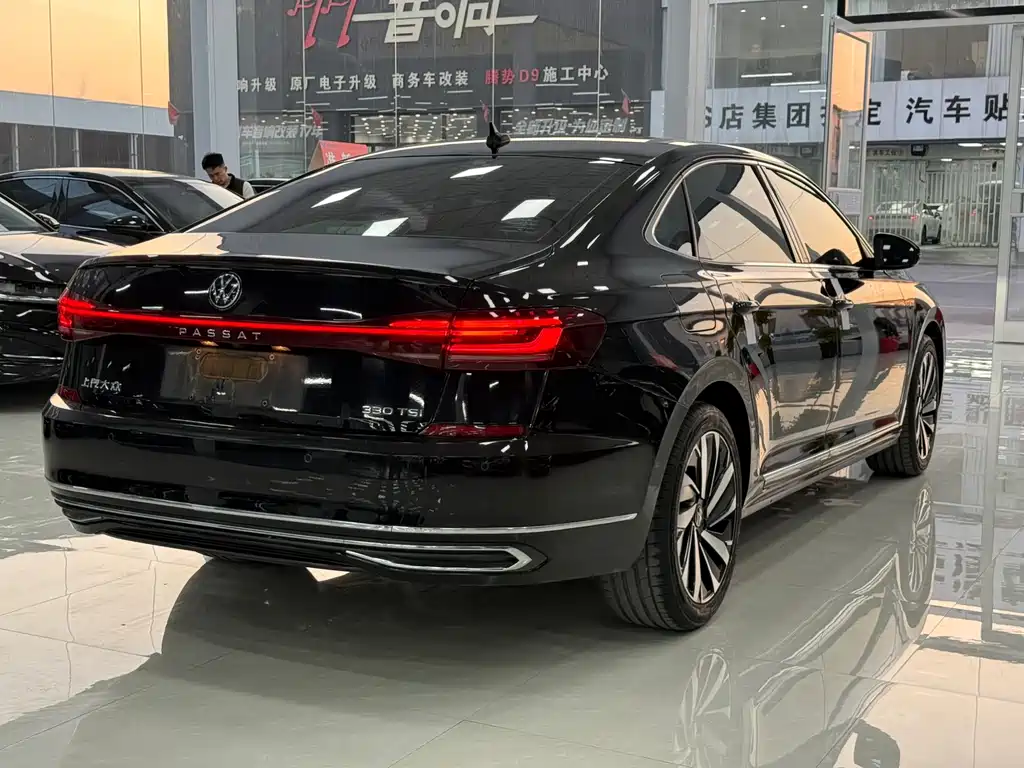Volkswagen Passat 2022 330TSI Elite