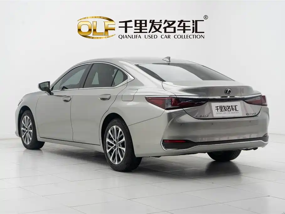 Lexus ES 2022 200