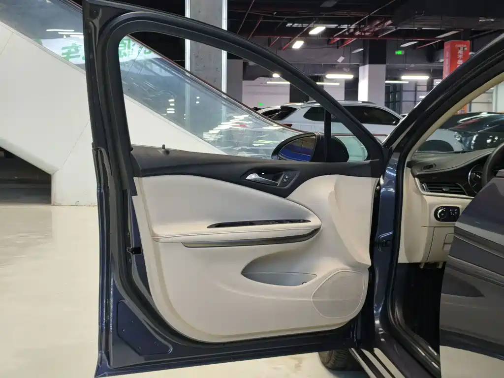 Buick Verano — миниатюра 11