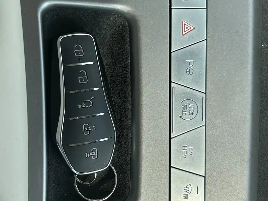 BYD Xia — миниатюра 13