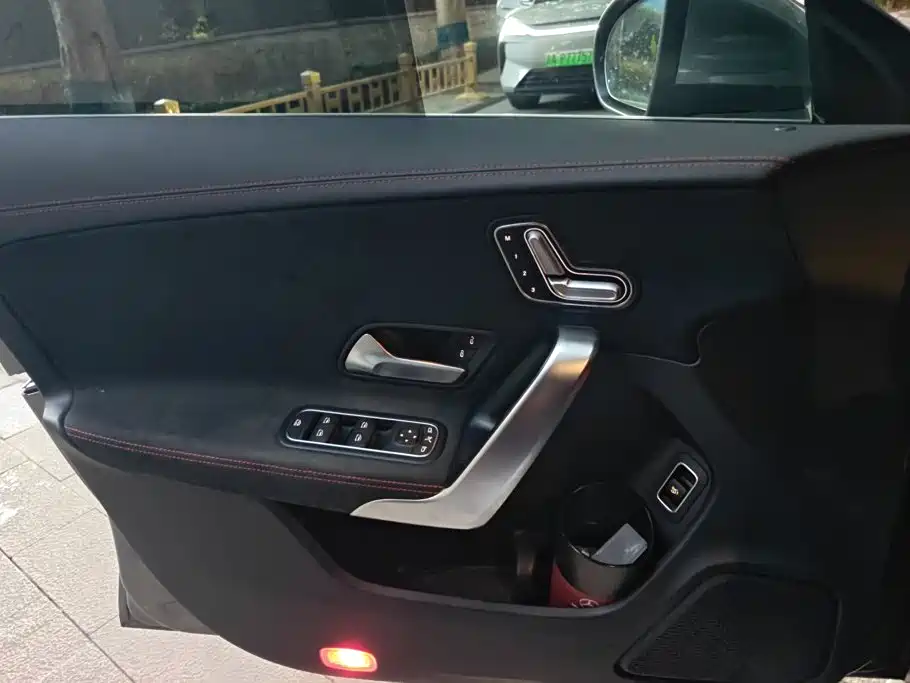 Mercedes-Benz CLA (Import) — миниатюра 7