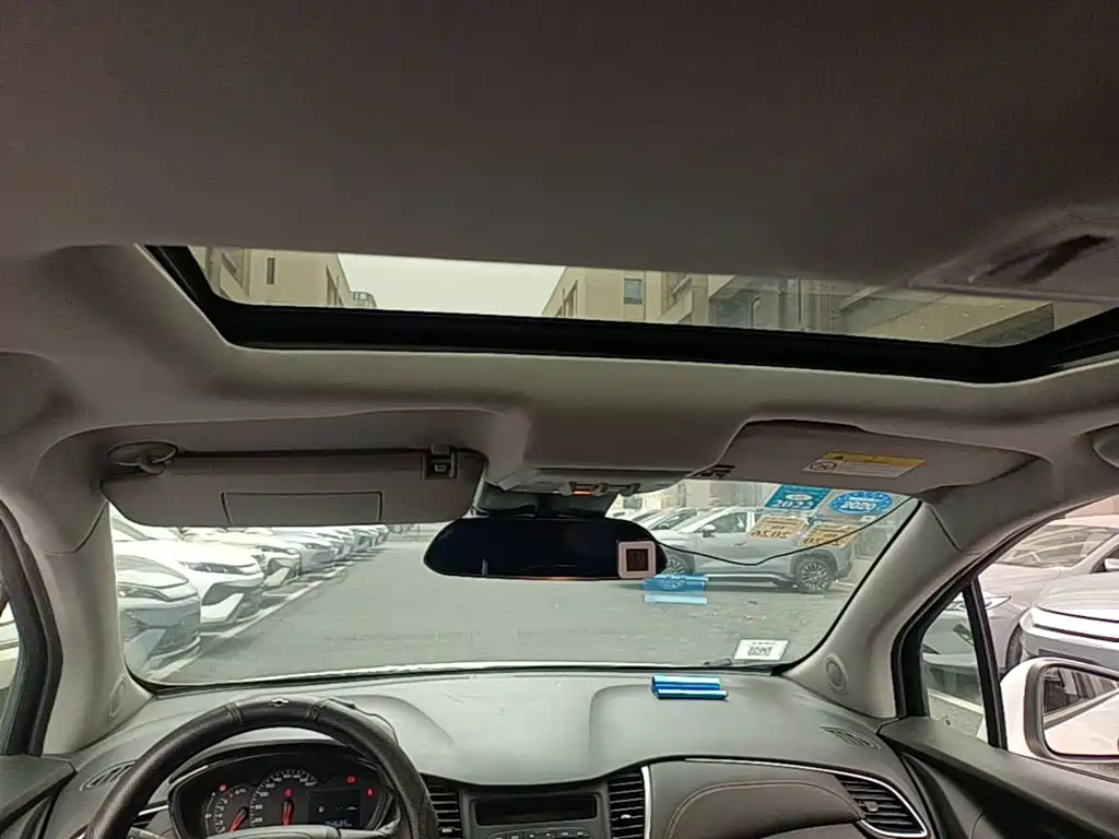 Chevrolet Trax — миниатюра 23