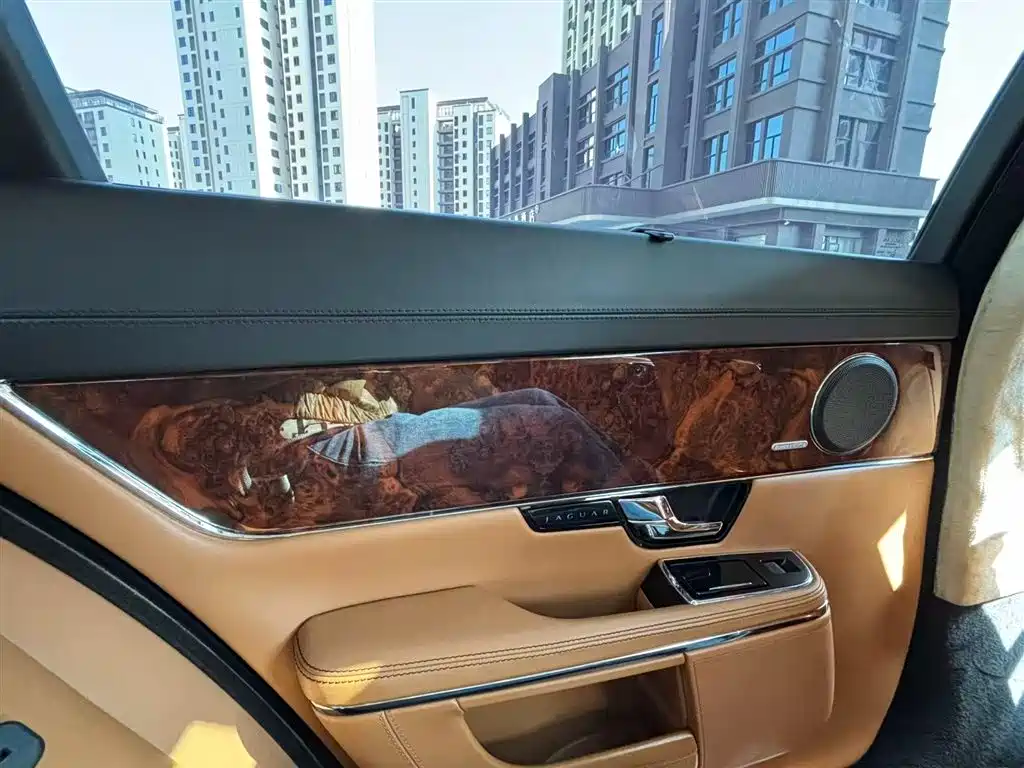 Jaguar XJ 2010 XJL 5.0