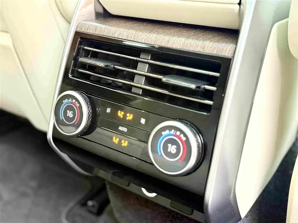 Land Rover Range Rover — миниатюра 16