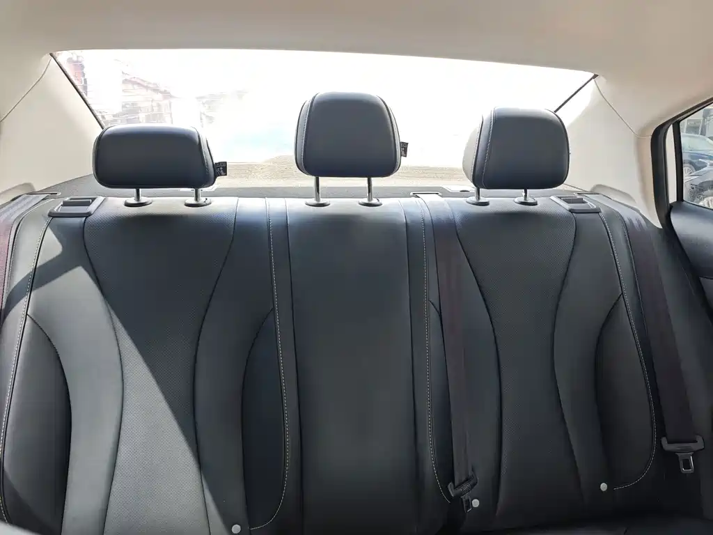 Roewe i5 — миниатюра 10