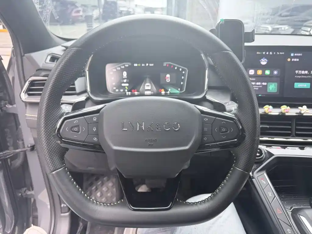 Lynk & Co 06 — миниатюра 10