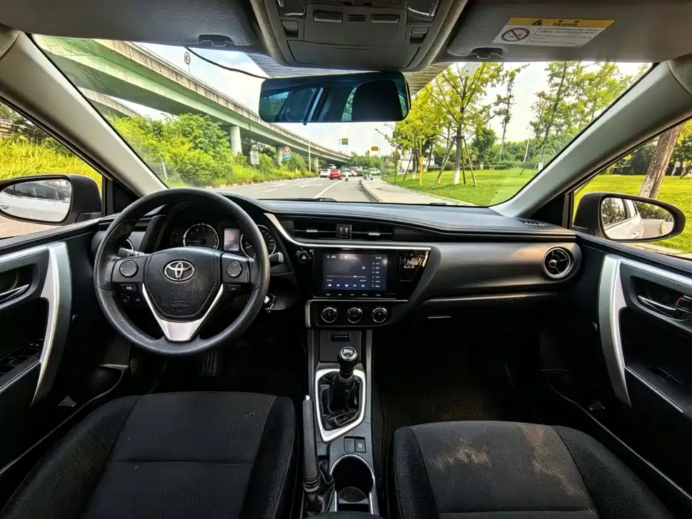 Toyota Corolla — миниатюра 12