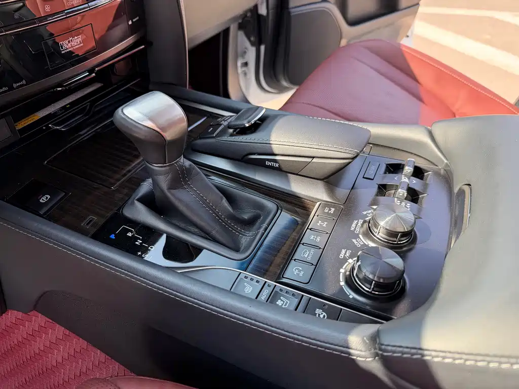 Lexus LX — миниатюра 11