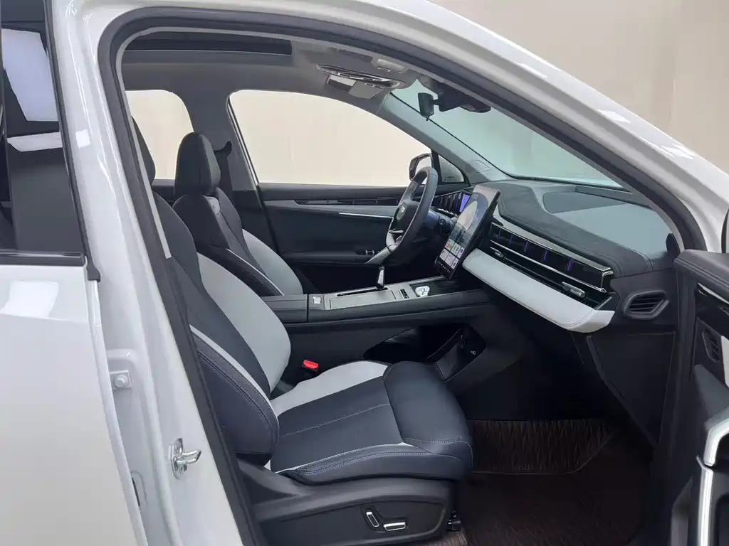 Geely Boyue L — миниатюра 30