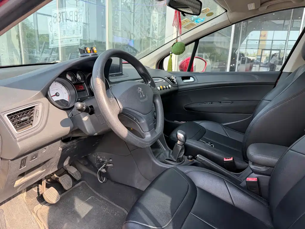 Peugeot 308 — миниатюра 6