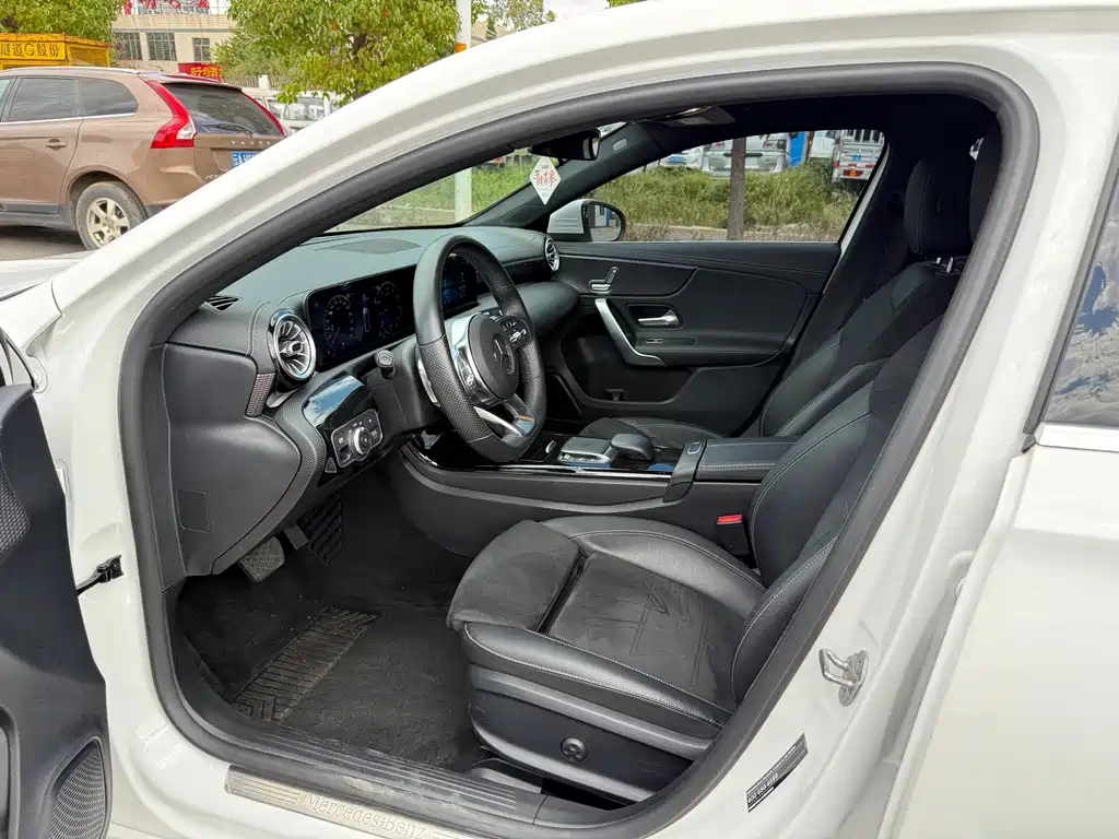 Mercedes-Benz A-Class — миниатюра 7