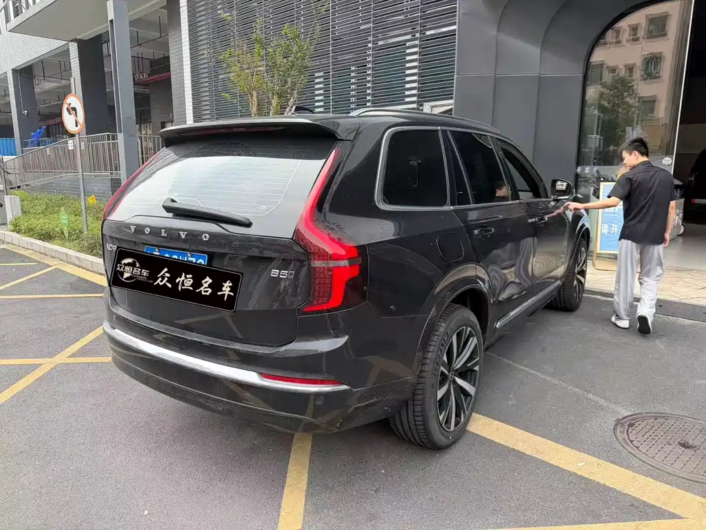 Volvo XC90 — миниатюра 4