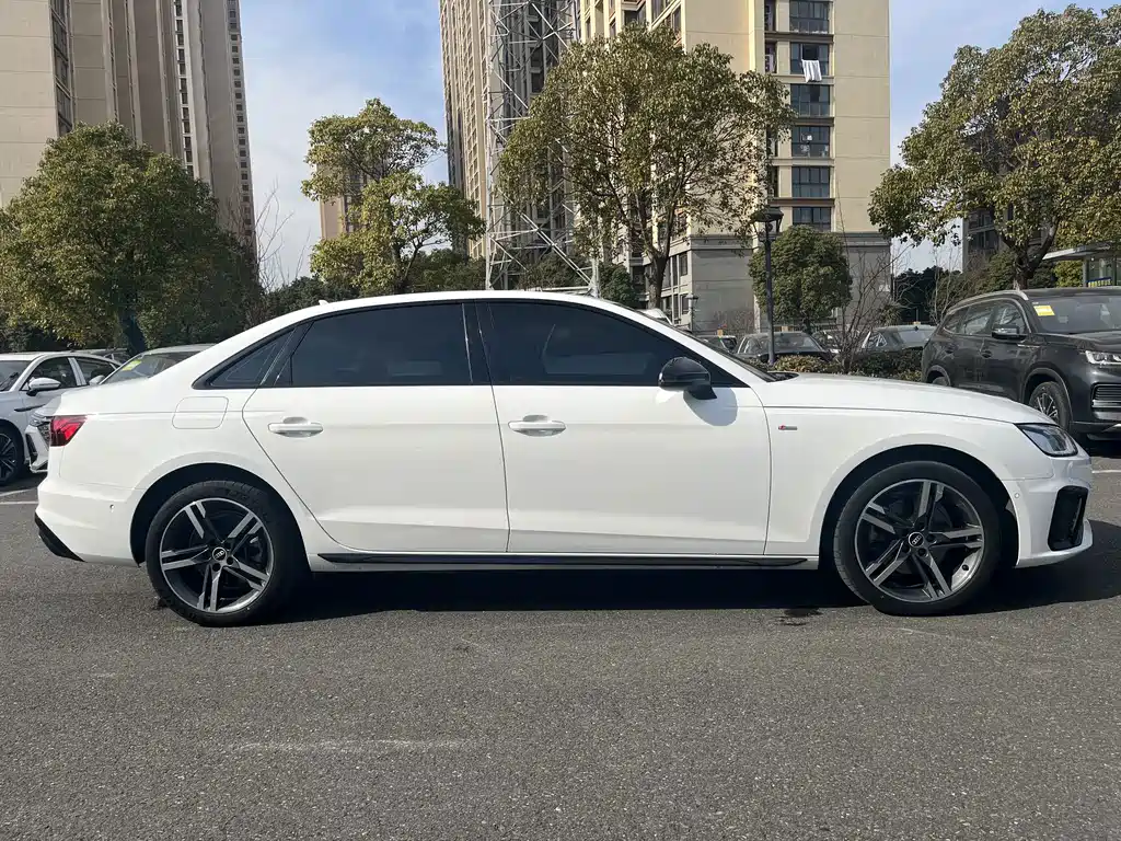 Audi A4L — миниатюра 12