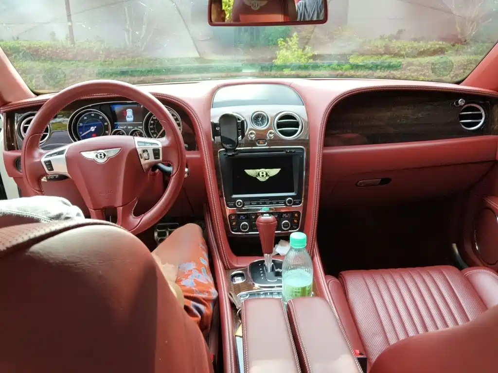 Bentley Flying Spur — миниатюра 13