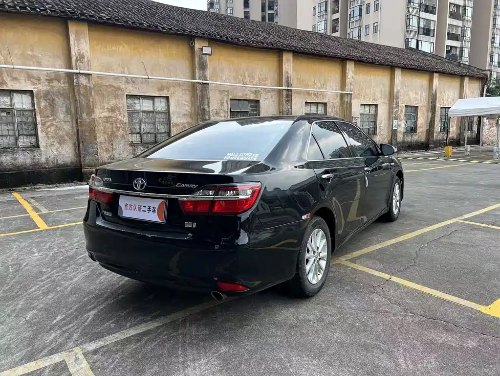 Toyota Camry — миниатюра 5