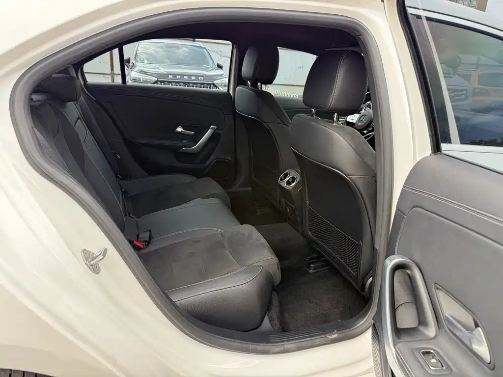 Mercedes-Benz A-Class — миниатюра 13