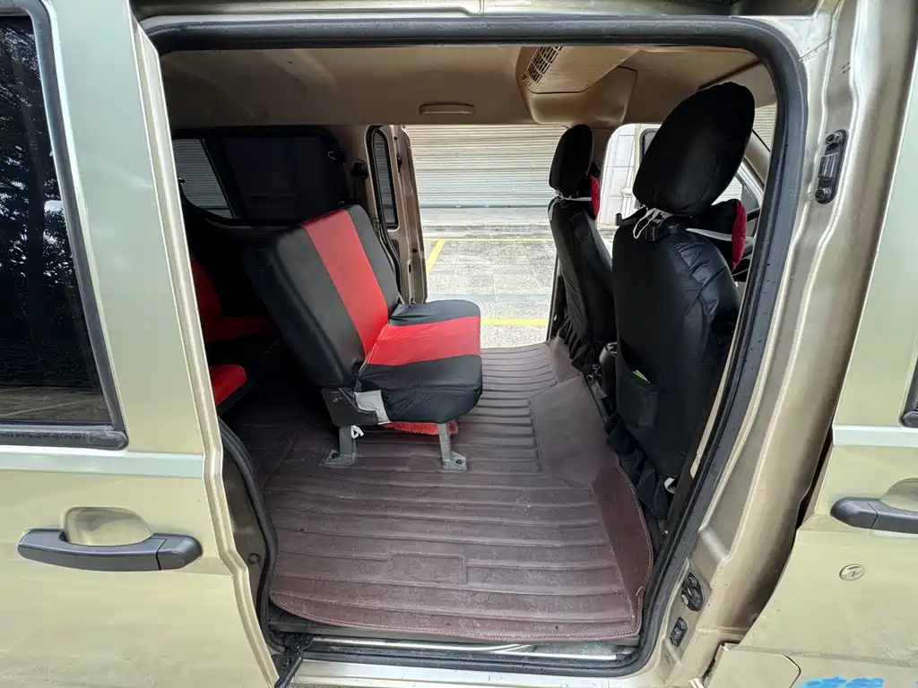 Wuling Rongguang — миниатюра 13