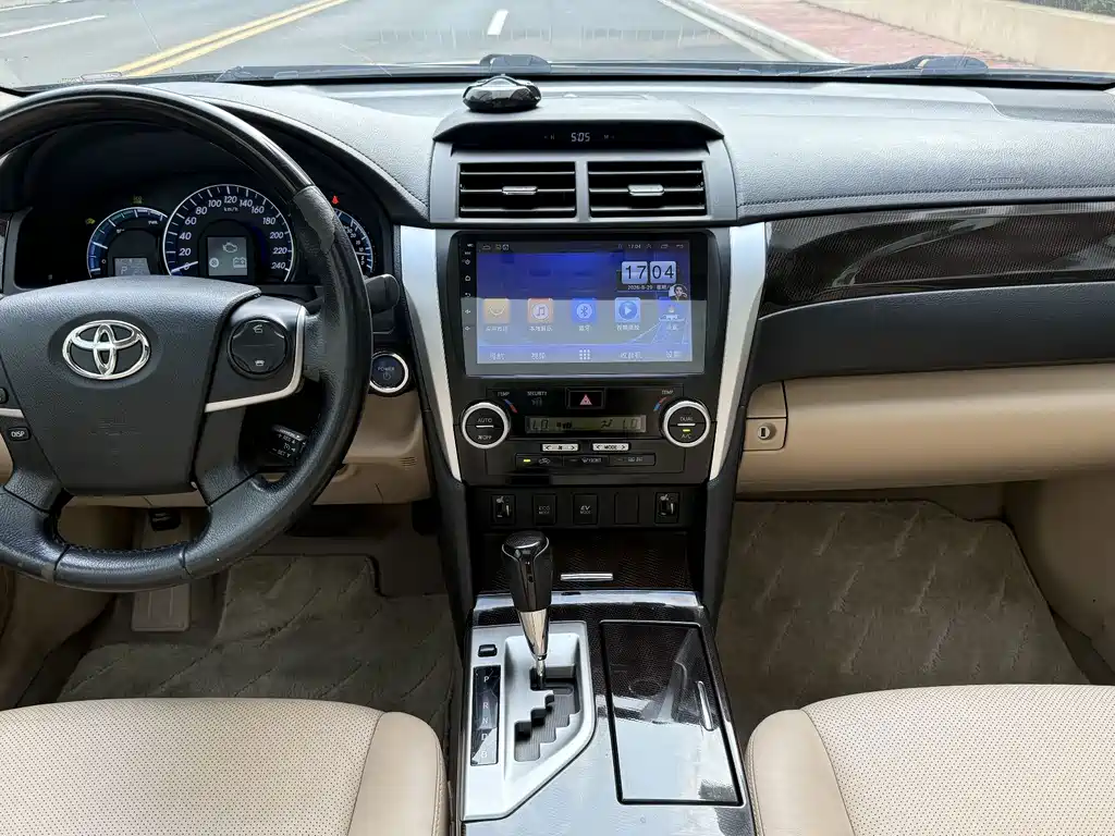 Toyota Camry — миниатюра 9