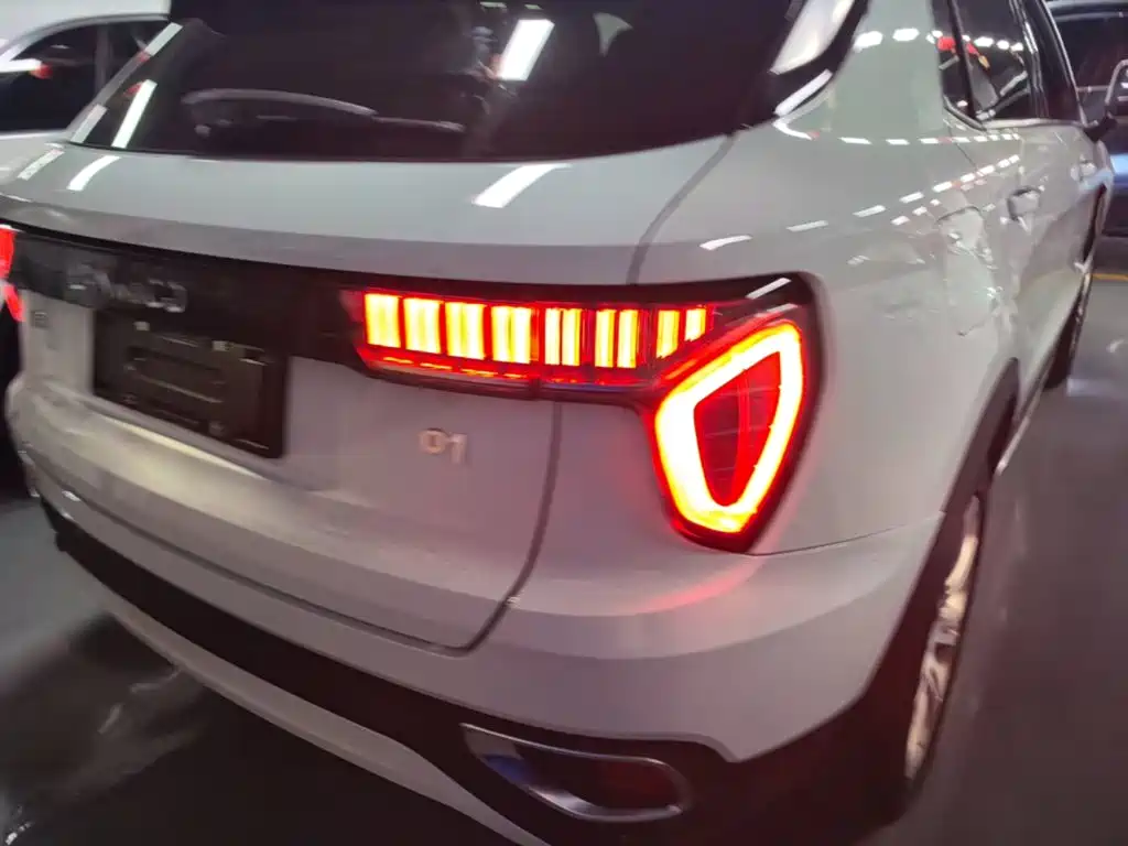 Lynk & Co 01 2017 2.0T Pro