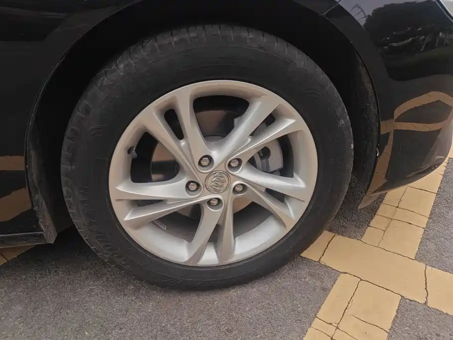 Buick Regal — миниатюра 6