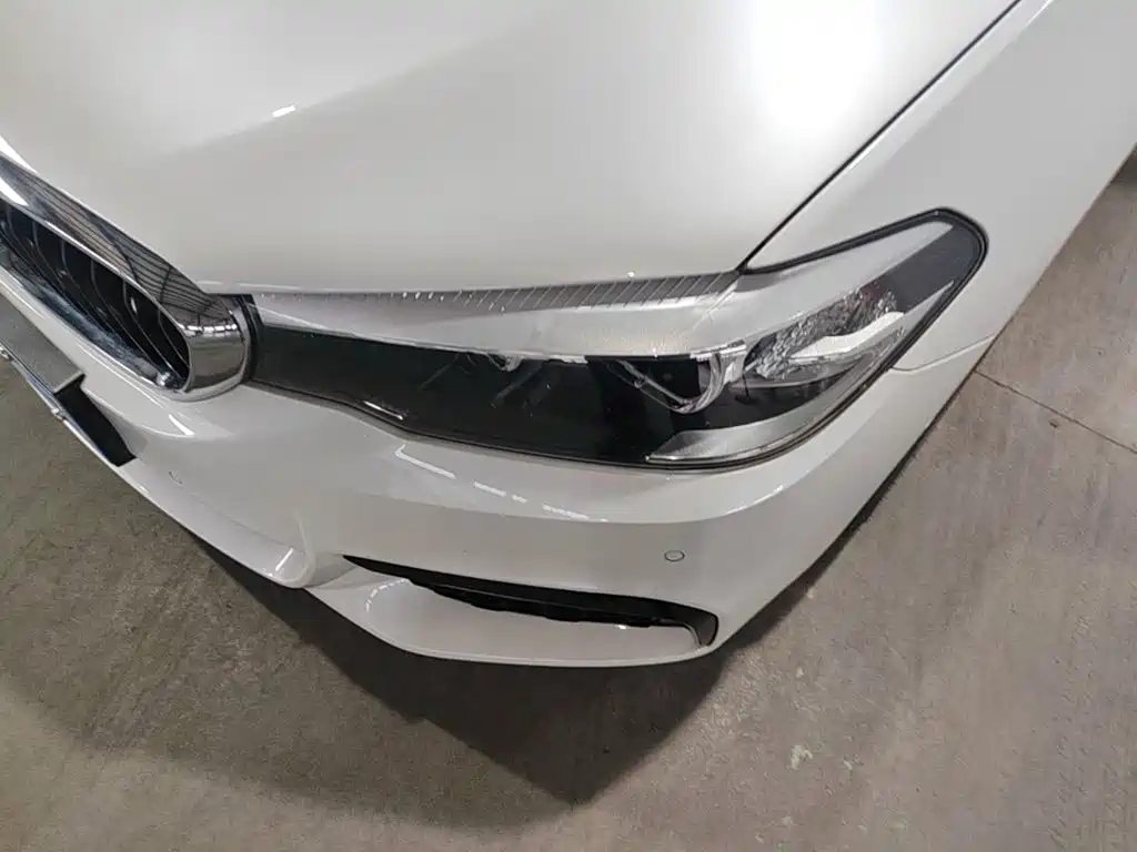 BMW 5 Series — миниатюра 24
